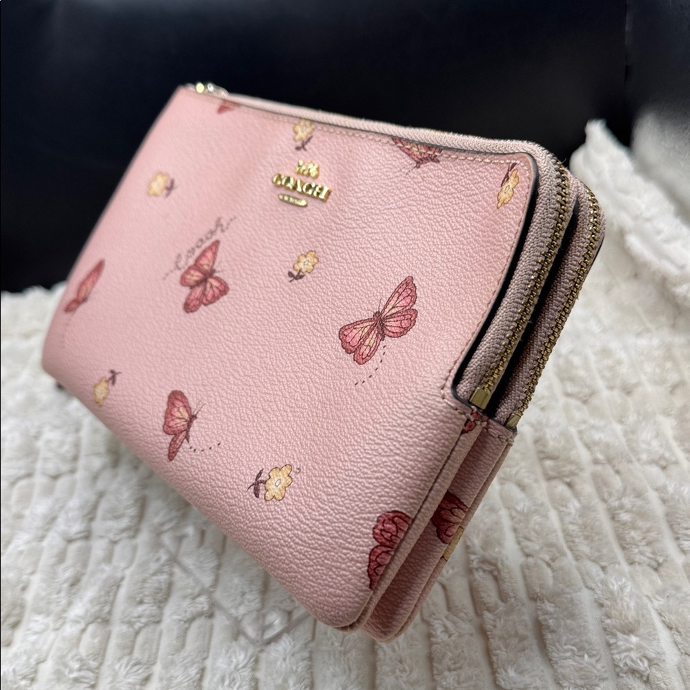 ❌SOLD❌Coach Butterfly Double Zip Wristlet - Picture 5 of 10